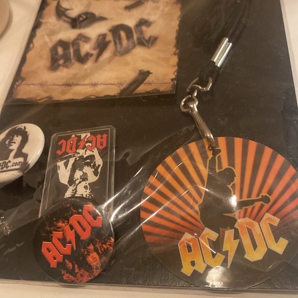 AC/DC Band 80s Package of Pins, Buttons, Keychain - Picture 5 of 5